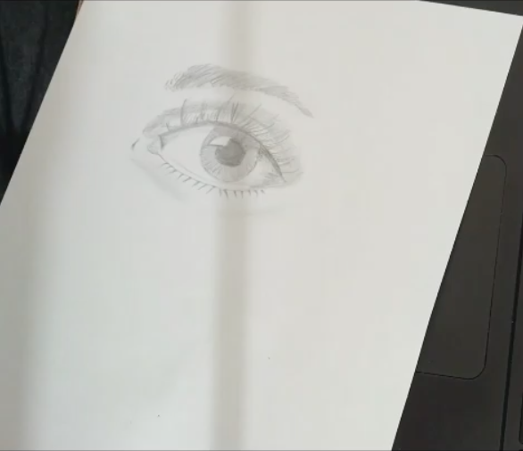 Dibujo a lápiz de un ojo